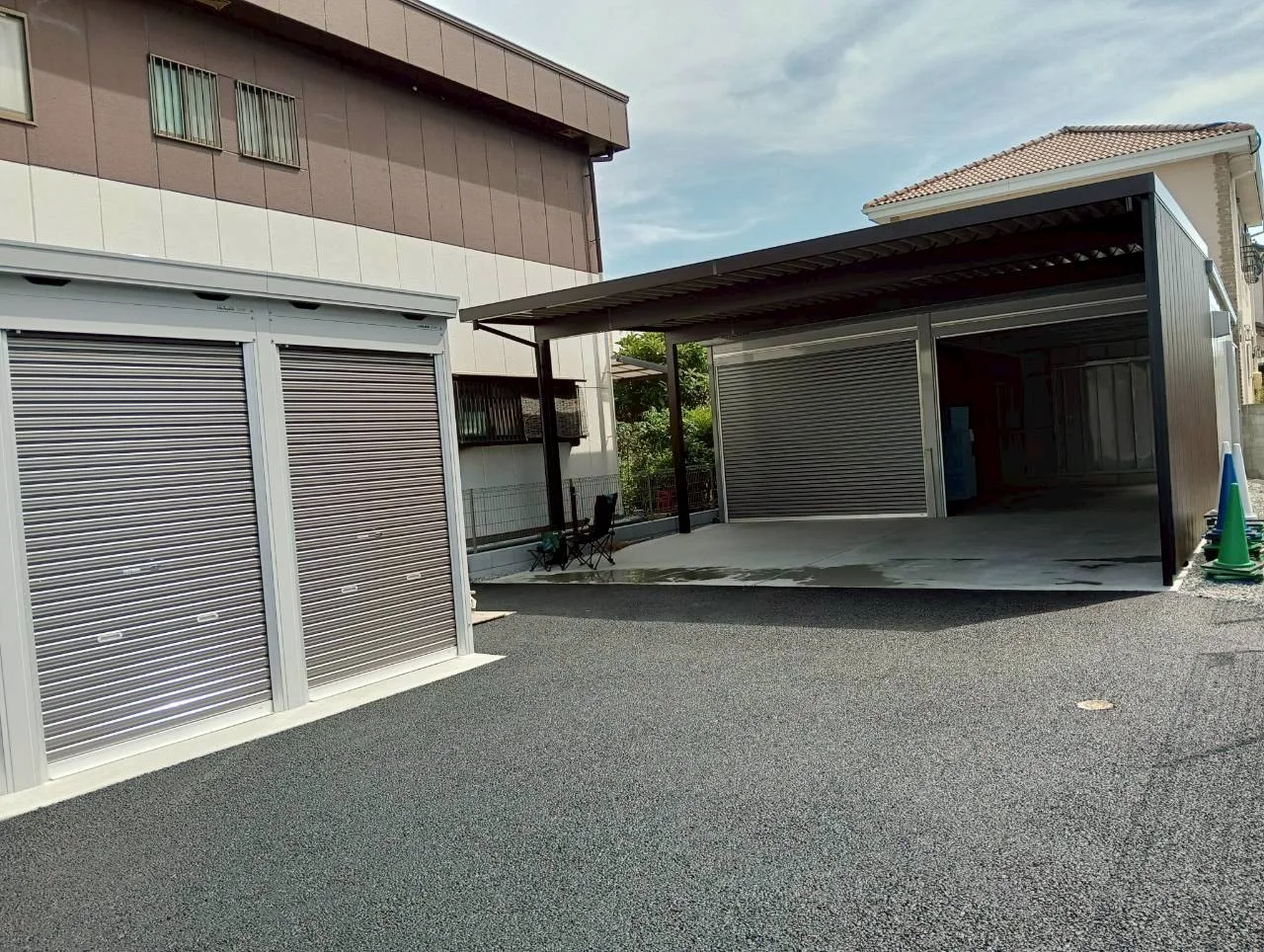 三重県川越町　駐車場収益物件　イナバガレーディアGRN-3662JL-2　GRN-3162H/イナババイク保管庫８連棟　FM-1830HD/FM-1530HDの施工写真